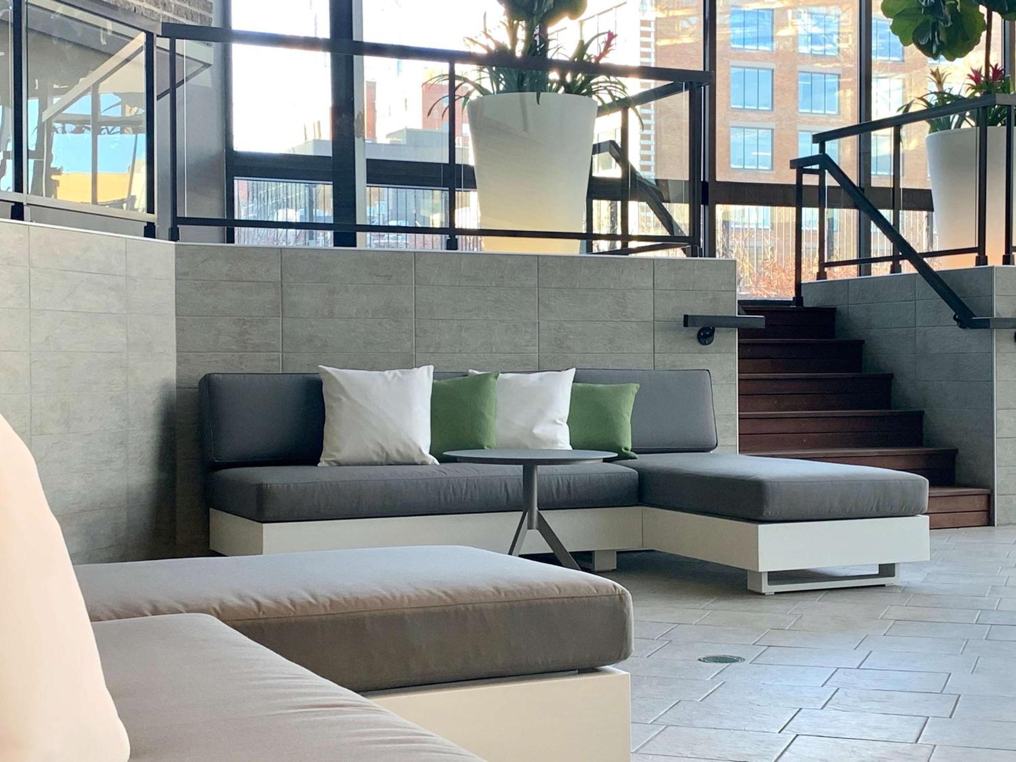 Doubletree By Hilton Montreal — Photos 1